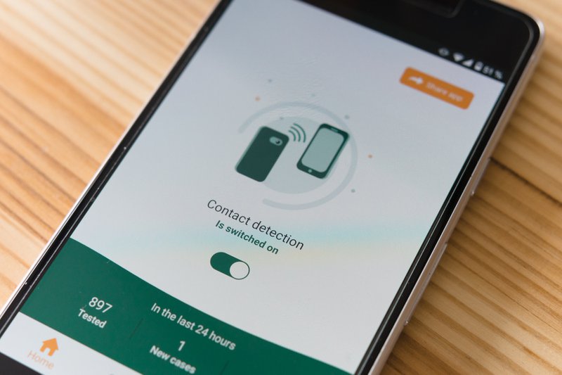 Covid-19 (Google, Apple) contact detection app on smartphone